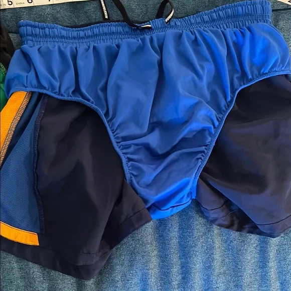 Lot of three Nike running shorts - Picture 11 of 14